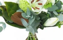 Bouquet De Lys & Fleurs Blanches "Bruges" 5 Bouquet De Lys & Fleurs Blanches "Bruges" -L’Agitateur Floral Soldes bouquet de lys fleurs blanches bruges 2