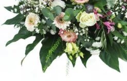 Coussin De Fleurs Piquées "Vénus" -L’Agitateur Floral Soldes coussin de fleurs piquees venus 2