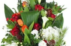 Gerbe De Fleurs Piquées "Hestia" -L’Agitateur Floral Soldes gerbe de fleurs piquees hestia 2